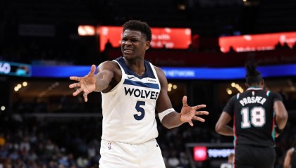 开云体育下载app-爱德华兹33分杰罗姆复出20+6 森林狼送灰熊6连败