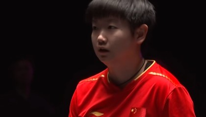 孙颖莎3-1斯佐科斯晋级八强！完美执行+正手爆冲压制，对手太难缠